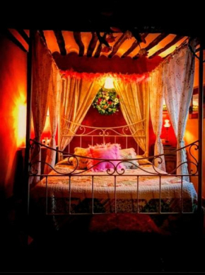 Room in Guest room - Romantic getaway to Valeria